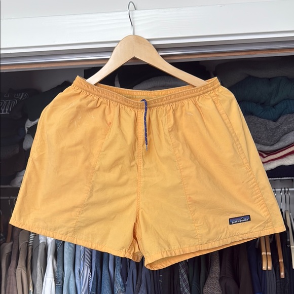 Vintage Patagonia Baggies Men's Yellow Shorts - Picture 1 of 5